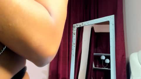 Snapshot of sarasolei chatting on 10-11-25, 12:58 ZaraSolei online show from 10-11-25, 12:58