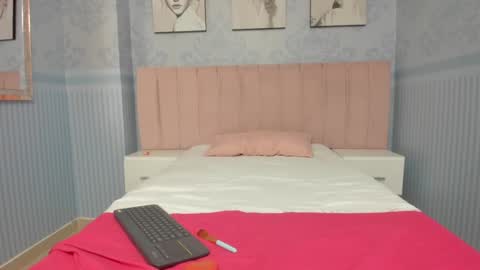 Snapshot of sarasweet18_ chatting on 03-06-25, 05:00 Sara online show from 03-06-25, 05:00