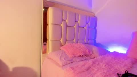 Snapshot of saratorresxx chatting on 01-09-25, 04:41 Sara online show from 01-09-25, 04:41