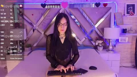 Sara  online show from 03-25-26, 03:40
