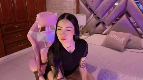 Sara  online show from 04-23-26, 03:47