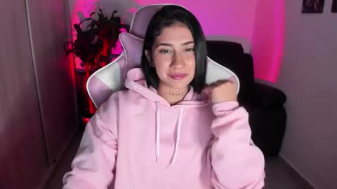 Snapshot of saratukkerr chatting on 10-26-25, 06:41 saratukkerr online show from 10-26-25, 06:41