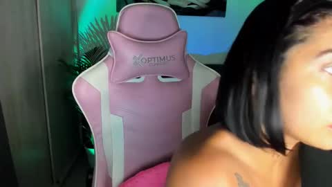 Snapshot of saratukkerr chatting on 11-10-25, 06:18 saratukkerr online show from 11-10-25, 06:18