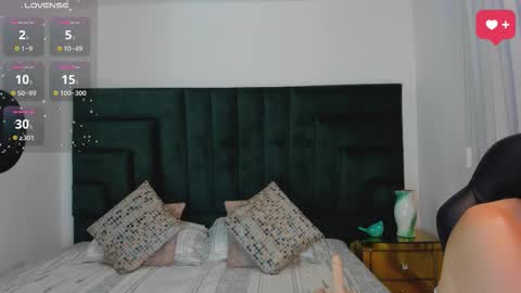      online show from 10-31-25, 02:12