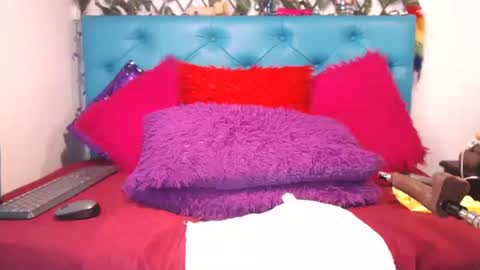 Sara Wills online show from 11-03-25, 02:07