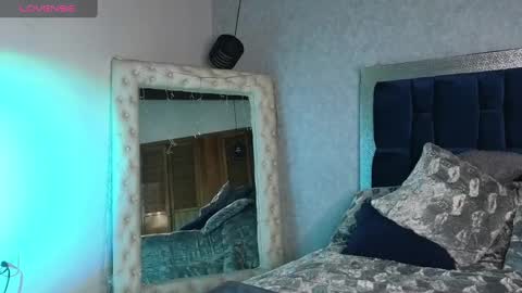 Snapshot of sarawilliamss_ chatting on 01-12-25, 10:23 Sara W online show from 01-12-25, 10:23