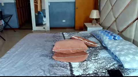 Sara Rivera online show from 12-20-25, 02:35