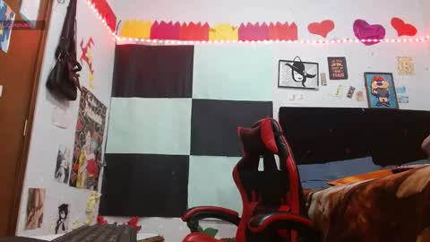 Snapshot of saray_extrovert1 chatting on 05-22-26, 04:19 Sara Jimenez online show from 05-22-26, 04:19