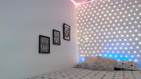 sarayander online show from 12-17-24, 10:54