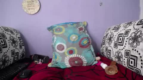 Snapshot of saraykalath chatting on 01-13-25, 08:37 sara online show from 01-13-25, 08:37