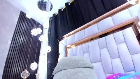 Snapshot of sarayroyse chatting on 07-16-26, 11:00 Saray online show from 07-16-26, 11:00