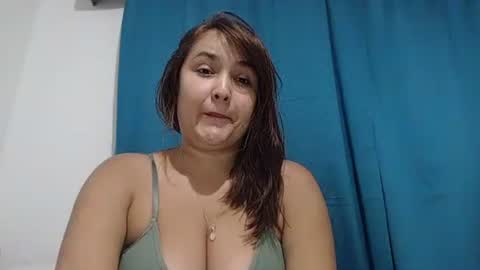 Snapshot of sarayx chatting on 12-22-25, 03:14 mery online show from 12-22-25, 03:14