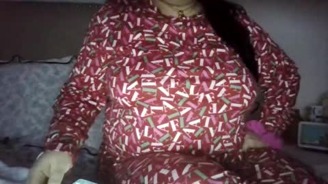 Snapshot of saretta46 chatting on 12-04-25, 01:04 Sara online show from 12-04-25, 01:04