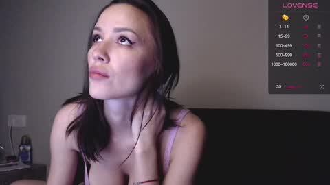 Snapshot of sarinaluv chatting on 03-09-25, 09:36   online show from 03-09-25, 09:36