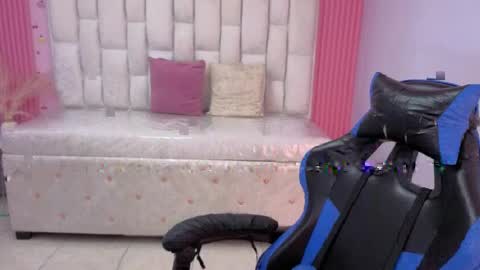 Sara  online show from 05-12-26, 08:17