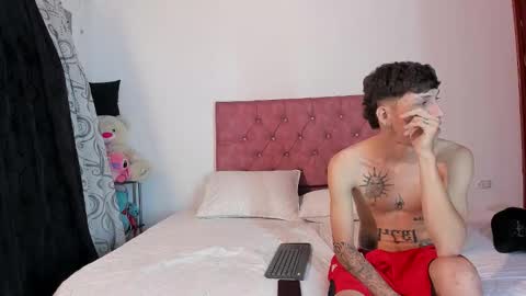  SARIYA Y ALEXIS  online show from 02-10-26, 06:12