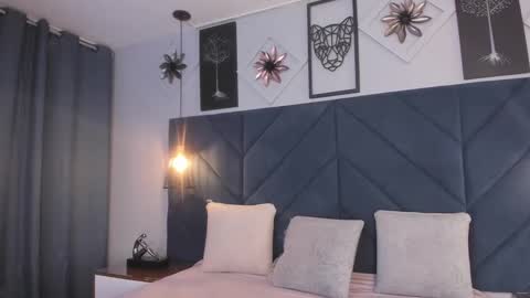 Sara  online show from 01-12-25, 03:28