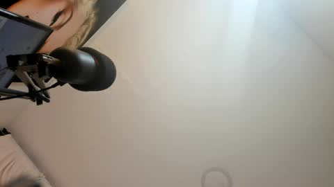 sarita online show from 04-23-26, 04:35