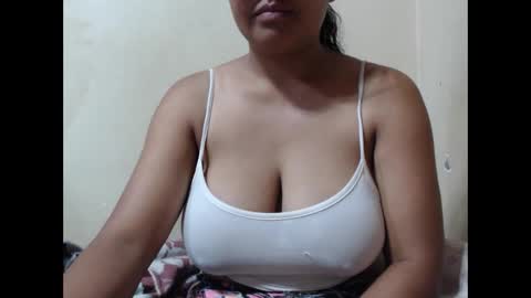 Snapshot of saronette chatting on 11-20-25, 05:51 saronette online show from 11-20-25, 05:51