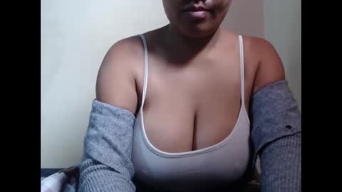 Snapshot of saronette chatting on 11-24-25, 05:07 saronette online show from 11-24-25, 05:07