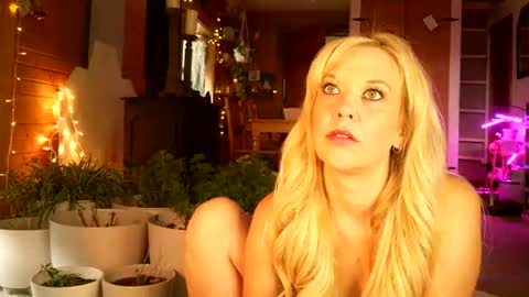 Snapshot of sasha_love__ chatting on 07-26-26, 02:35 sasha_love__ online show from 07-26-26, 02:35