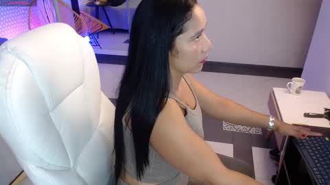 Sasha  online show from 10-22-25, 12:05