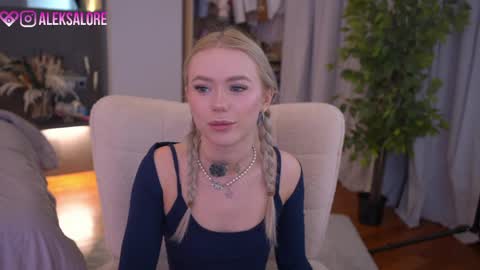 Snapshot of sashalore chatting on 04-05-26, 02:42 sashalore online show from 04-05-26, 02:42