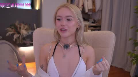 Snapshot of sashalore chatting on 04-06-26, 02:42 sashalore online show from 04-06-26, 02:42