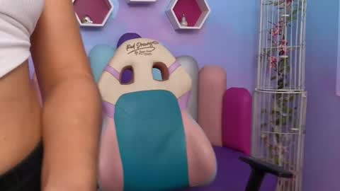 Snapshot of sashamonroee_ chatting on 10-26-25, 11:09 SashaMonroee online show from 10-26-25, 11:09