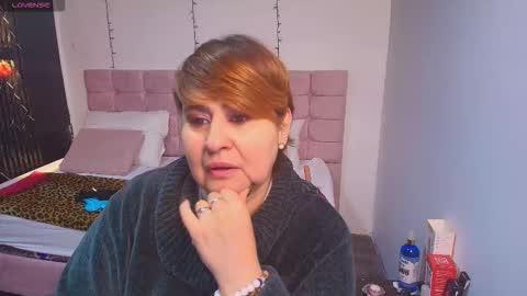 Snapshot of sasharosee_ chatting on 09-16-25, 12:06 S A S H A R O S E online show from 09-16-25, 12:06