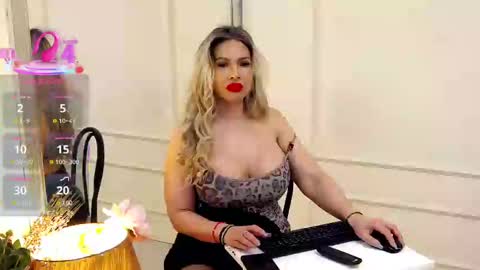 Snapshot of sashavaughn chatting on 03-10-25, 05:22 Sasha online show from 03-10-25, 05:22