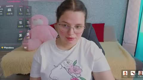 Snapshot of sashavibe chatting on 06-19-26, 02:21 Sasha online show from 06-19-26, 02:21
