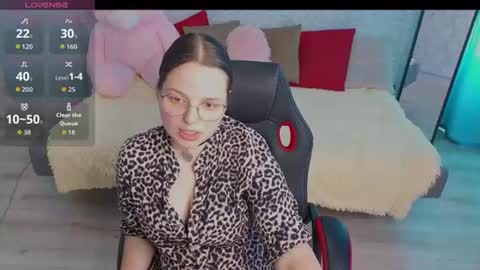 Snapshot of sashavibe chatting on 06-21-26, 03:14 Sasha online show from 06-21-26, 03:14