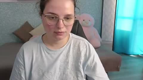 Snapshot of sashavibe chatting on 07-19-26, 03:16 Sasha online show from 07-19-26, 03:16