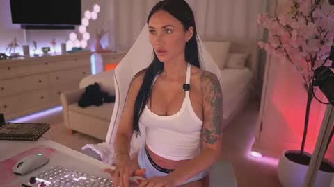sashawest_official online show from 08-05-26, 10:55
