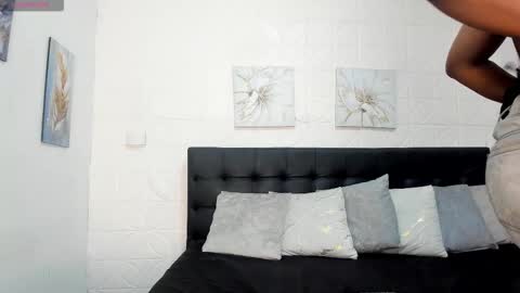 SashhaLux22 online show from 02-15-26, 05:48