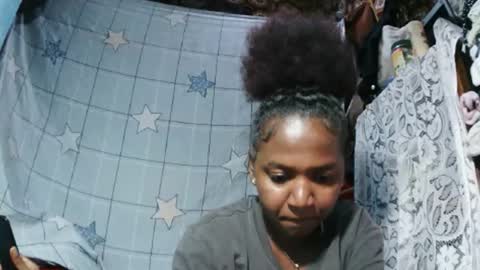 Snapshot of sasivia08 chatting on 05-12-26, 06:38 sasivia08 online show from 05-12-26, 06:38