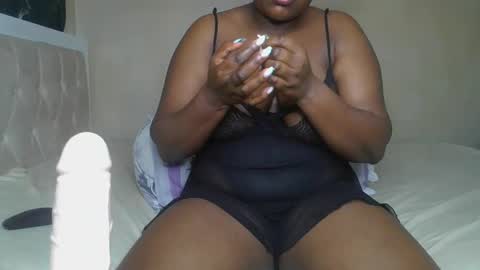 sassie_bee online show from 12-16-24, 01:42