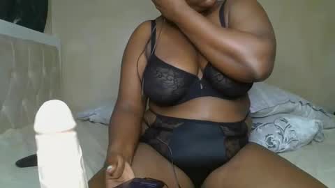 sassie_bee online show from 12-16-24, 11:18