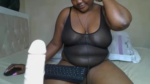 sassie_bee online show from 02-20-25, 11:43