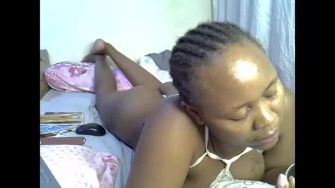 sassy_bella online show from 11-10-25, 06:18