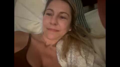 Sassyella online show from 10-16-25, 09:43