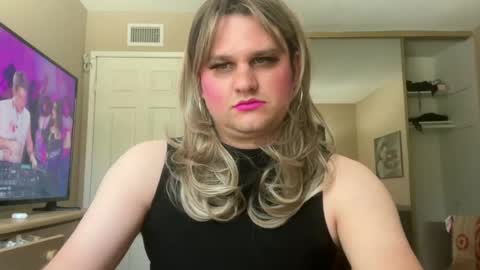 Snapshot of sassyfrassy99 chatting on 06-12-26, 09:57 Sassy online show from 06-12-26, 09:57