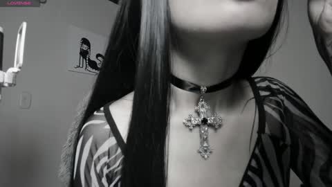 Snapshot of satanbabee_ chatting on 01-17-25, 09:50 im expecting 300 thumbs up on my altar online show from 01-17-25, 09:50