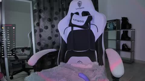 Snapshot of satanbabee_ chatting on 03-06-25, 01:27 im expecting 300 thumbs up on my altar online show from 03-06-25, 01:27