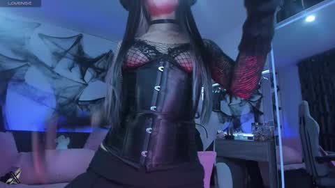 Snapshot of satanbabee_ chatting on 10-11-25, 11:03 im expecting 300 thumbs up on my altar online show from 10-11-25, 11:03