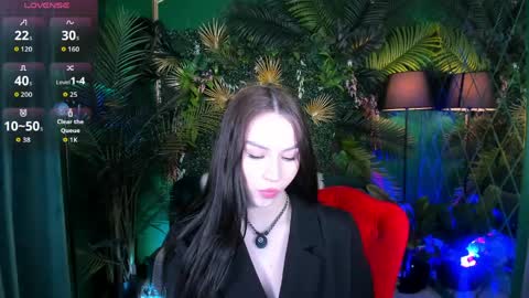 Snapshot of satiralux chatting on 05-10-26, 02:00 online show from 05-10-26, 02:00