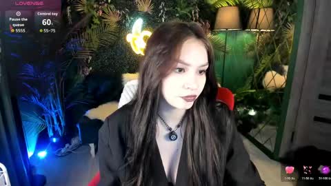 Snapshot of satiralux chatting on 06-02-26, 03:25 online show from 06-02-26, 03:25