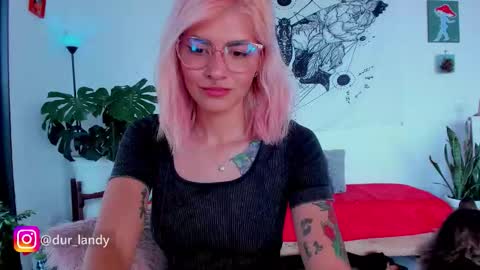 Snapshot of satomimori chatting on 11-18-25, 07:29 im Jessi Independet Model online show from 11-18-25, 07:29