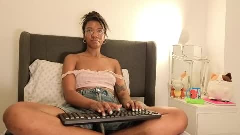 Snapshot of saturno_vibes chatting on 06-03-26, 02:33 saturno_vibes online show from 06-03-26, 02:33
